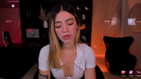 Violett  online show from 03/26/26, 07:52