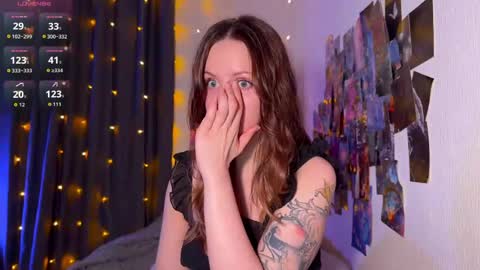 Snapshot of violettmo0n chatting on 05/20/26, 10:05 Next stream 1522026 400 GMT 3 online show from 05/20/26, 10:05