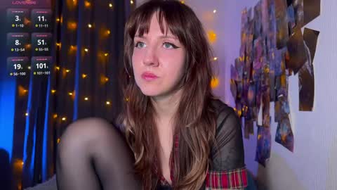 Snapshot of violettmo0n chatting on 06/05/26, 12:28 Next stream 1522026 400 GMT 3 online show from 06/05/26, 12:28