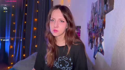 Snapshot of violettmo0n chatting on 06/20/26, 10:56 Next stream 1522026 400 GMT 3 online show from 06/20/26, 10:56