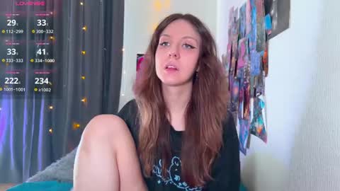 Snapshot of violettmo0n chatting on 07/07/26, 06:27 Next stream 1522026 400 GMT 3 online show from 07/07/26, 06:27