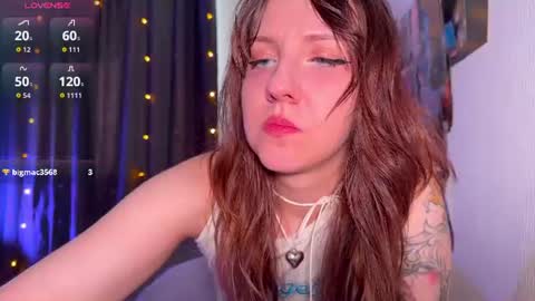 Snapshot of violettmo0n chatting on 07/15/26, 05:02 Next stream 1522026 400 GMT 3 online show from 07/15/26, 05:02