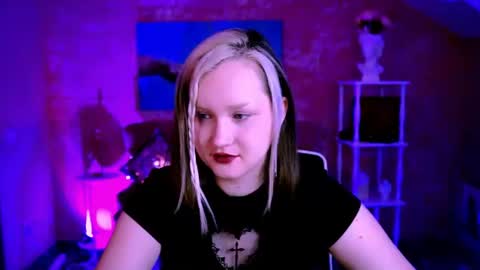 Snapshot of violettwoods chatting on 06/29/26, 06:30 Violett online show from 06/29/26, 06:30