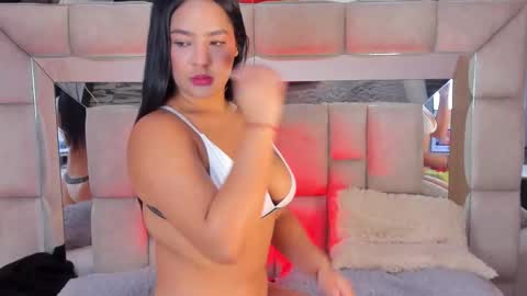 Snapshot of violetwillians chatting on 03/11/26, 08:59 VIOLET online show from 03/11/26, 08:59