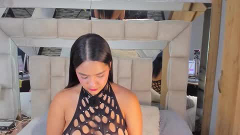 Snapshot of violetwillians chatting on 03/13/26, 07:31 VIOLET online show from 03/13/26, 07:31