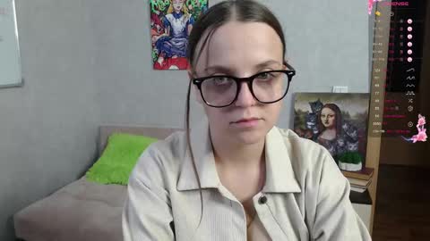 Violet online show from 09/27/25, 06:57