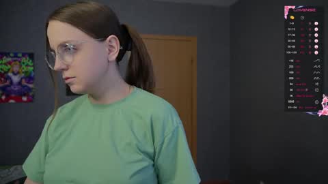 Violet online show from 04/17/26, 08:39