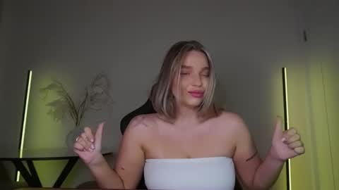 Violla online show from 10/26/25, 09:26