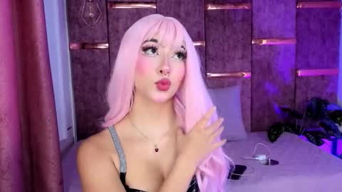 viollettebylyly online show from 12/04/25, 12:14