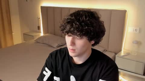 vip_person_ online show from 03/22/26, 01:31