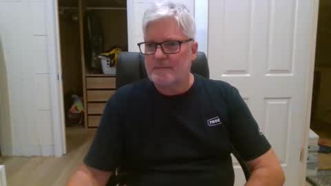 Snapshot of viper654321 chatting on 05/05/26, 08:00 viper654321 online show from 05/05/26, 08:00