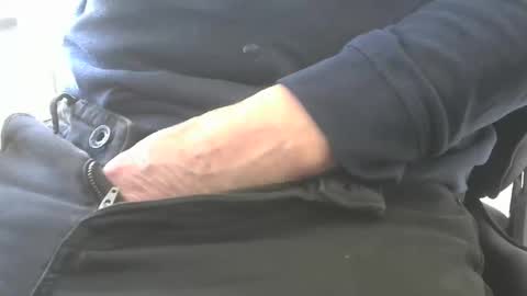 Snapshot of vipercopperhead88 chatting on 02/17/25, 04:37 vipercopperhead88 online show from 02/17/25, 04:37