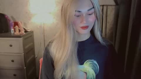 Pearl online show from 11/10/25, 01:26