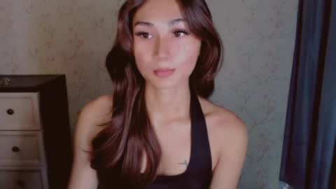 Snapshot of virgenpearl chatting on 07/17/26, 02:07 Pearl online show from 07/17/26, 02:07