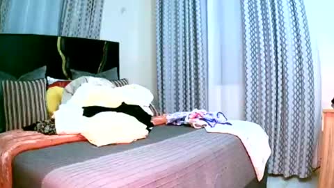 Snapshot of virtual_wifey chatting on 02/09/25, 06:05 Your Virtual Wife online show from 02/09/25, 06:05