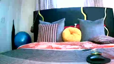 Snapshot of virtual_wifey chatting on 02/13/25, 05:44 Your Virtual Wife online show from 02/13/25, 05:44