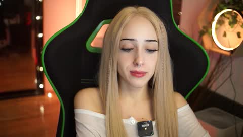 Snapshot of virtualexis chatting on 11/26/25, 06:09 virtualexis online show from 11/26/25, 06:09