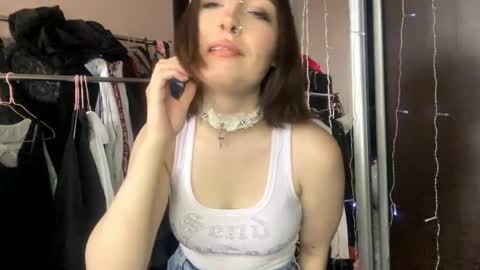 Snapshot of virusdoll chatting on 04/22/26, 10:28 virusdoll online show from 04/22/26, 10:28