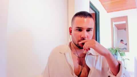 Vito Ferrer online show from 03/08/25, 06:16