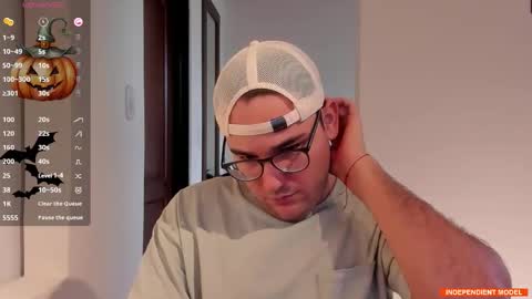 Vito Ferrer online show from 10/10/25, 09:58