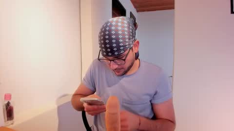 Vito Ferrer online show from 10/18/25, 11:33