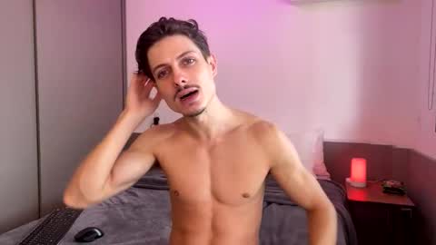 vitoraugustoxxx online show from 10/19/25, 04:18