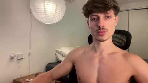 vitoraugustoxxx online show from 11/18/25, 08:24