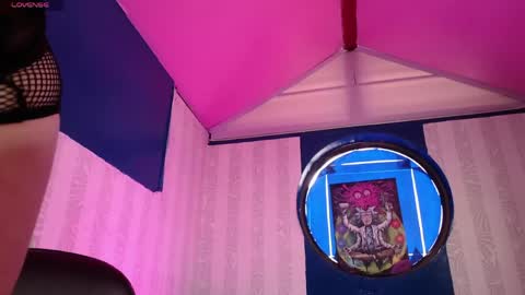 Snapshot of vitoria23_ chatting on 05/22/26, 03:39 victoria 3 online show from 05/22/26, 03:39