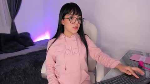 Snapshot of vittoriarouss chatting on 10/03/25, 11:29 Vict  online show from 10/03/25, 11:29