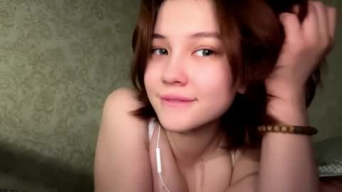 Snapshot of vivatrude chatting on 05/01/26, 04:00 Sonya online show from 05/01/26, 04:00