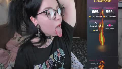 Vivi   online show from 02/13/25, 07:56