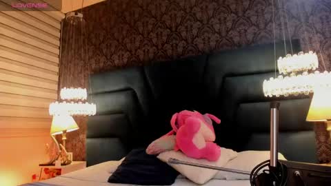 Snapshot of vivi_prinncess chatting on 06/08/26, 11:16 Viviana online show from 06/08/26, 11:16
