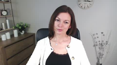 Vivian online show from 01/16/25, 06:46