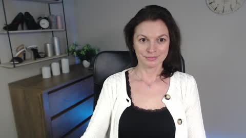 Vivian online show from 02/07/25, 07:06