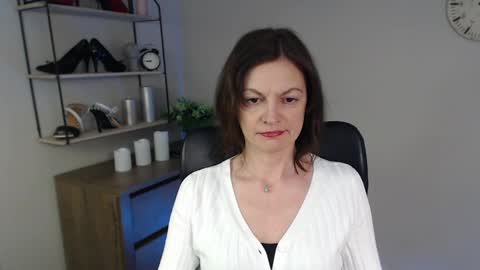 Vivian online show from 02/25/25, 10:58