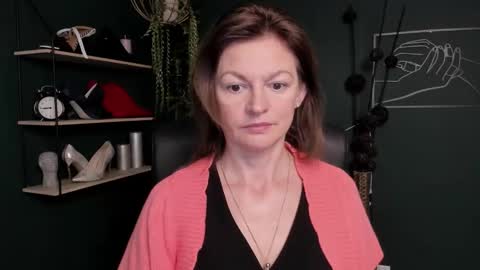 Vivian online show from 09/10/25, 08:14