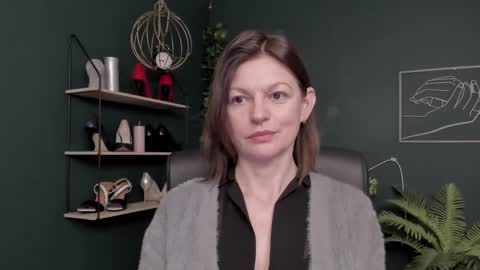 Vivian online show from 11/28/25, 07:55