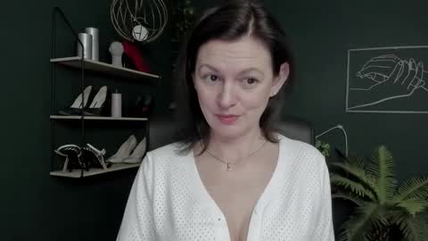 Vivian online show from 02/28/26, 06:58