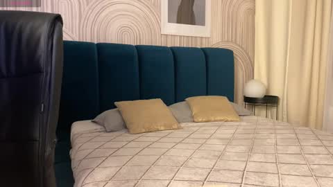 Vivian Evans online show from 02/16/26, 01:57