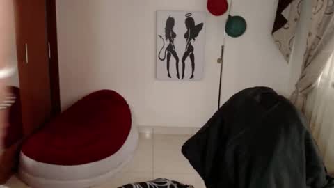 vivian_milf_paint online show from 11/14/25, 02:38