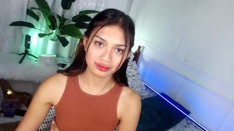 Vivian online show from 02/16/25, 12:30