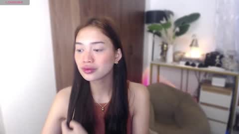 Vivian online show from 10/21/25, 12:11