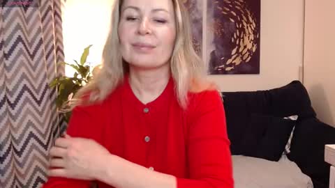 Snapshot of vivian_soul chatting on 11/14/25, 04:06 Vivian online show from 11/14/25, 04:06