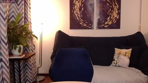 Snapshot of vivian_soul chatting on 11/23/25, 06:19 Vivian online show from 11/23/25, 06:19