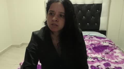 Snapshot of vivian_walt_ chatting on 05/17/26, 06:00 melissa online show from 05/17/26, 06:00