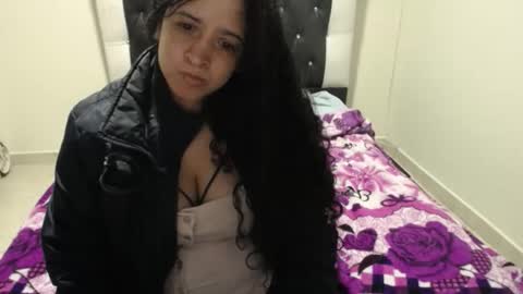 Snapshot of vivian_walt_ chatting on 06/06/26, 05:12 melissa online show from 06/06/26, 05:12
