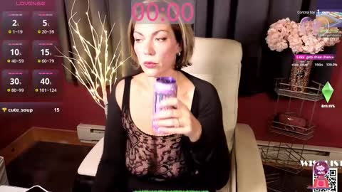 VivianLuxe online show from 11/13/25, 03:16