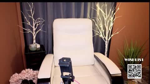 VivianLuxe online show from 02/17/26, 12:51