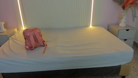 vivianowen9 online show from 03/16/26, 12:09