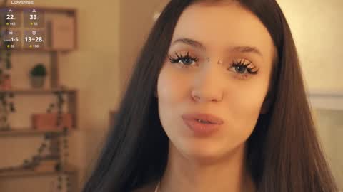 Nelly and Mari online show from 10/06/25, 07:39